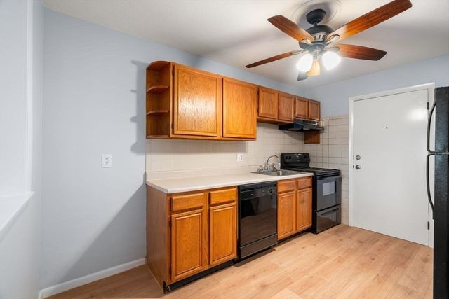 22 Branchfield St B4, Boston, MA 02124