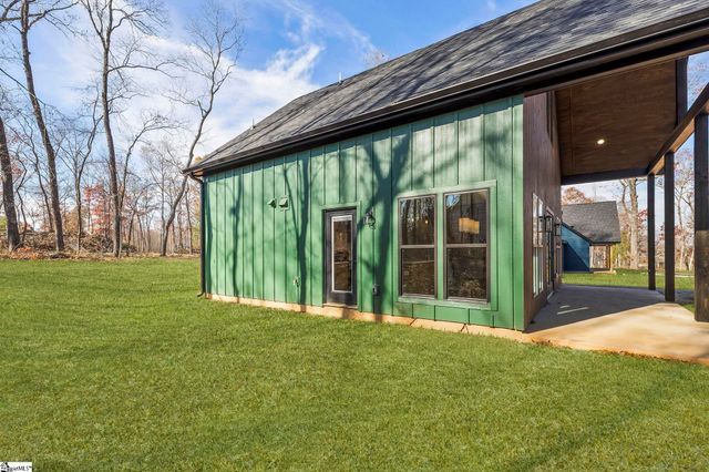 424 Fowler Road, Campobello, SC 29322