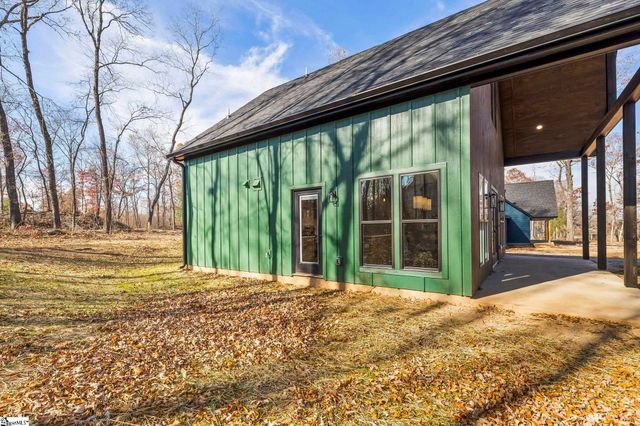 424 Fowler Road, Campobello, SC 29322