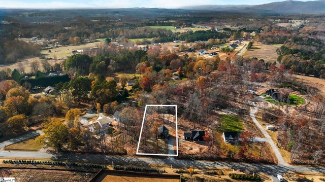 424 Fowler Road, Campobello, SC 29322