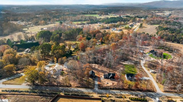 424 Fowler Road, Campobello, SC 29322