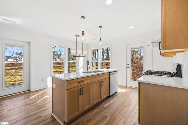 424 Fowler Road, Campobello, SC 29322