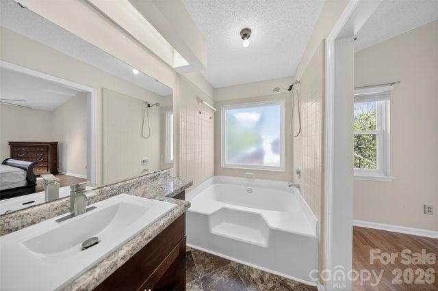 2354 Castlecomer Drive, Charlotte, NC 28262