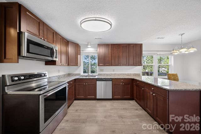 2354 Castlecomer Drive, Charlotte, NC 28262