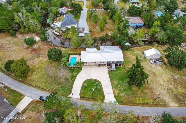 2104 Mole Drive, Bay Saint Louis, MS 39520