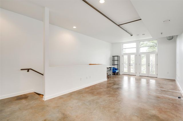 1601 E Cesar Chavez ST 104, Austin, TX 78702