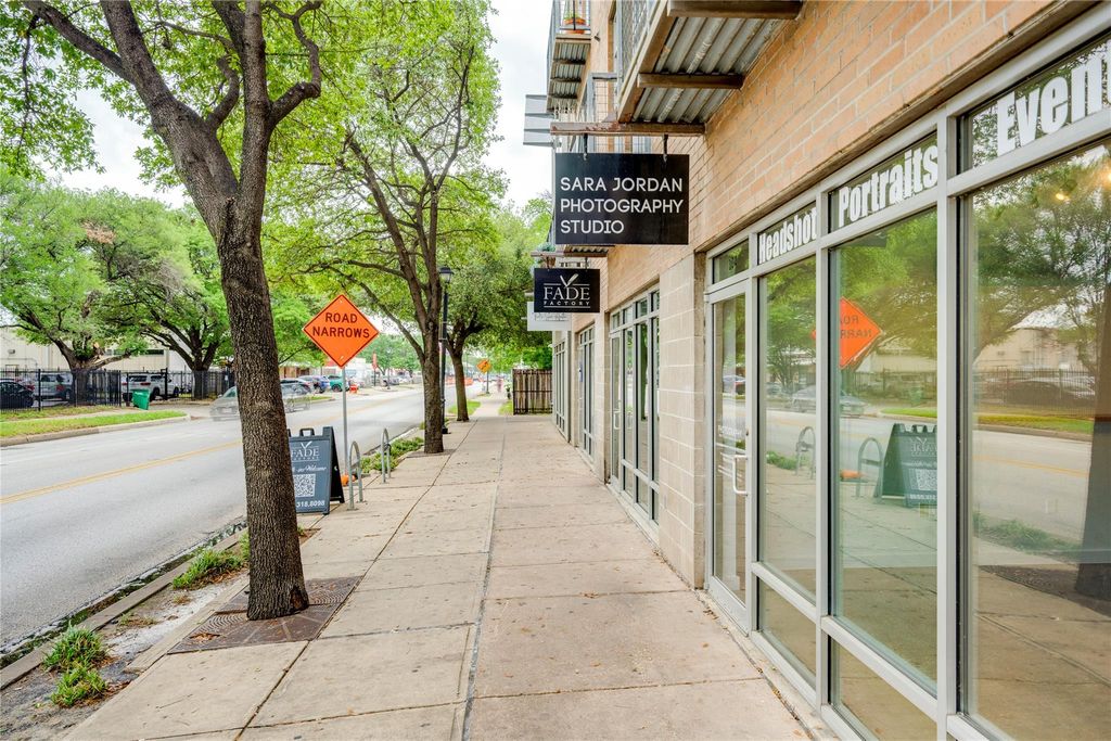 1601 E Cesar Chavez ST 104, Austin, TX 78702