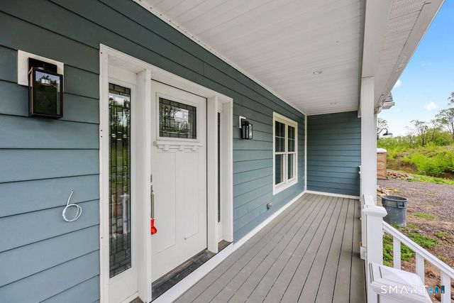 8 Ridgewood Club Road, Prospect, CT 06712