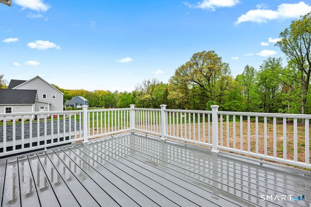 8 Ridgewood Club Road, Prospect, CT 06712