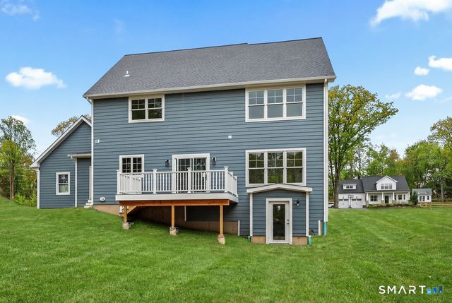 8 Ridgewood Club Road, Prospect, CT 06712