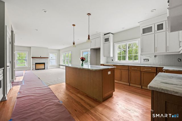 8 Ridgewood Club Road, Prospect, CT 06712