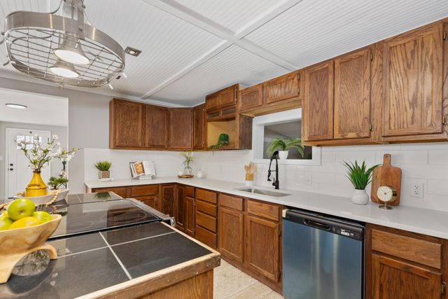 412 E 63rd St N, Park City, KS 67219