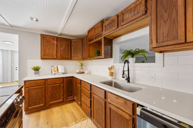 412 E 63rd St N, Park City, KS 67219