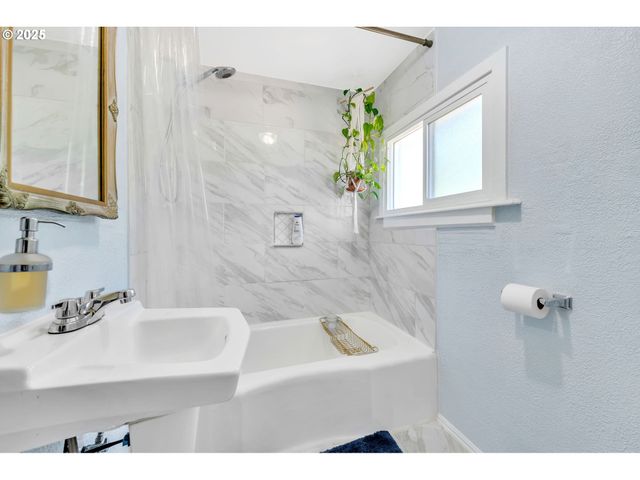 23620 STATE HIGHWAY 38, Elkton, OR 97436