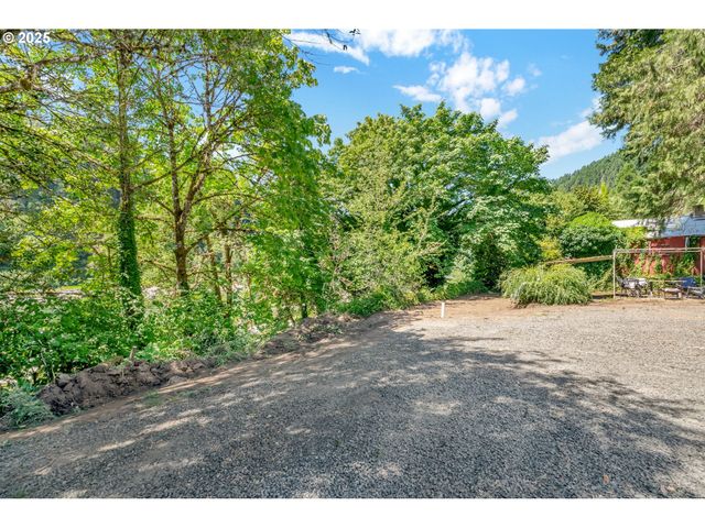 23620 STATE HIGHWAY 38, Elkton, OR 97436