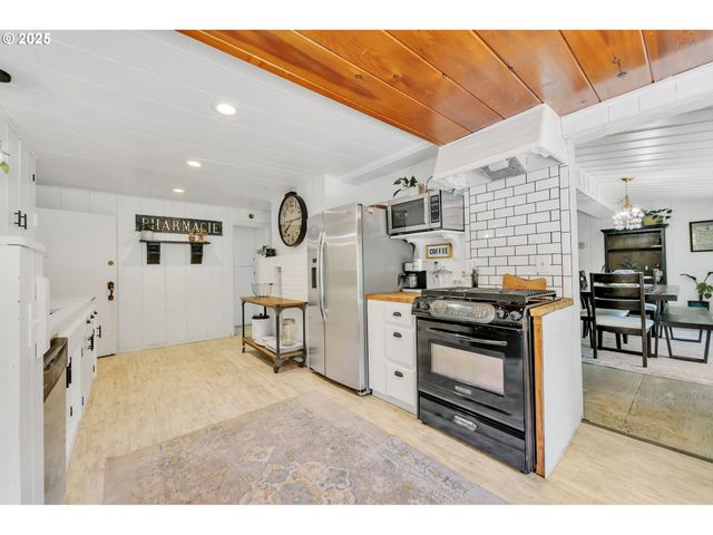 23620 STATE HIGHWAY 38, Elkton, OR 97436