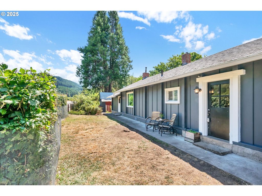 23620 STATE HIGHWAY 38, Elkton, OR 97436