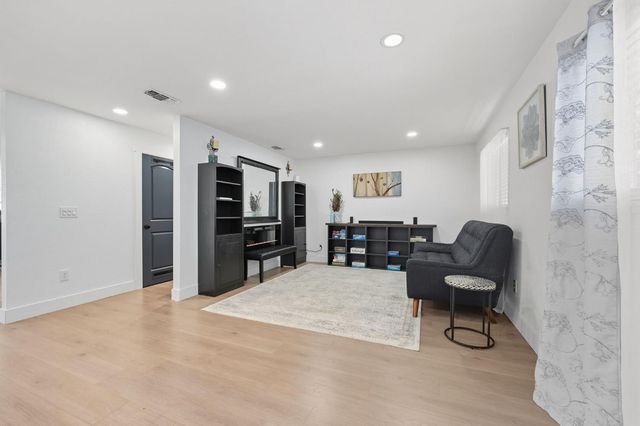 2536 Las Casas Way, Rancho Cordova, CA 95670