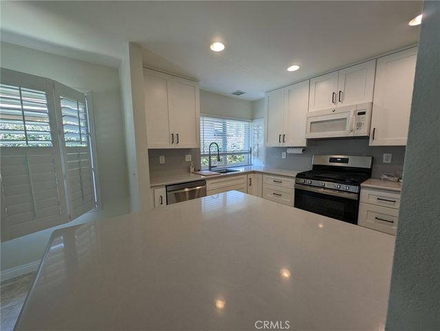 6180 Fremont Circle, Camarillo, CA 93012