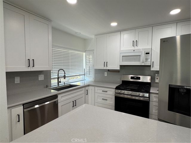 6180 Fremont Circle, Camarillo, CA 93012