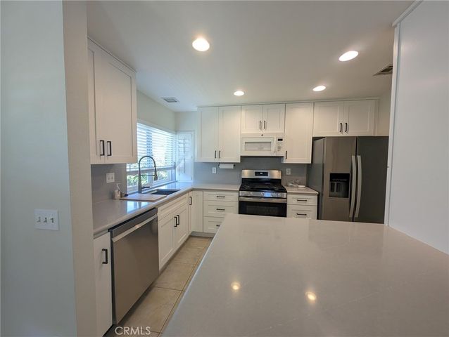 6180 Fremont Circle, Camarillo, CA 93012