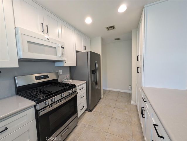 6180 Fremont Circle, Camarillo, CA 93012