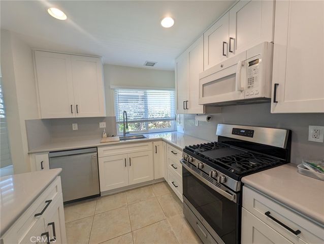 6180 Fremont Circle, Camarillo, CA 93012