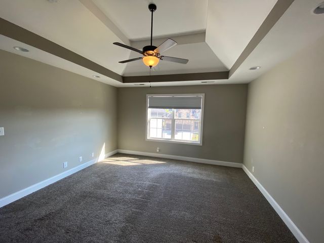 1033 Garner Hills Dr, Clarksville, TN 37042