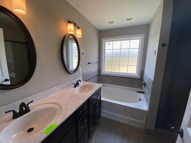 1033 Garner Hills Dr, Clarksville, TN 37042