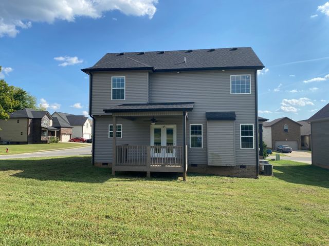 1033 Garner Hills Dr, Clarksville, TN 37042