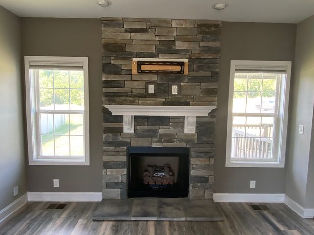 1033 Garner Hills Dr, Clarksville, TN 37042