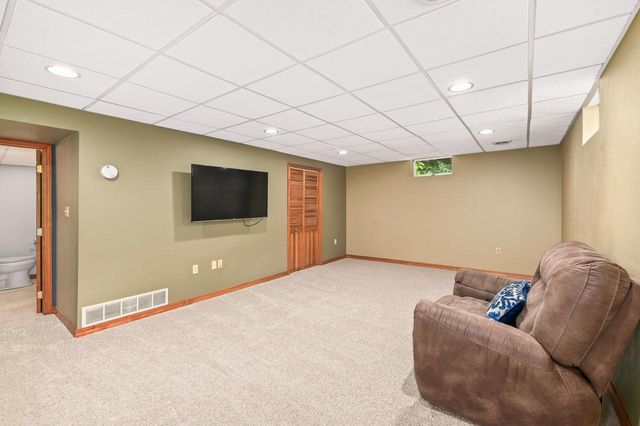 W277S8435 Riverview DRIVE, Mukwonago, WI 53149