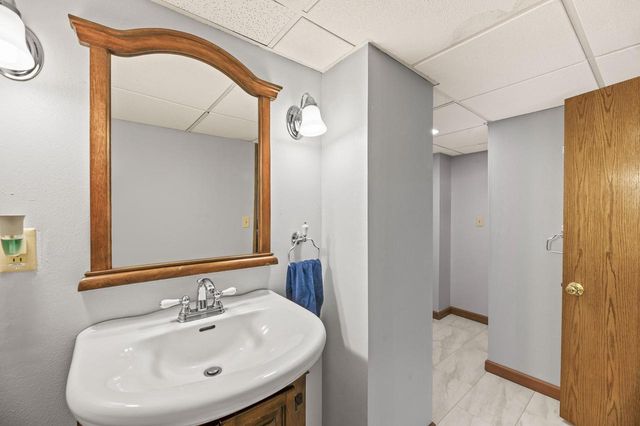 W277S8435 Riverview DRIVE, Mukwonago, WI 53149