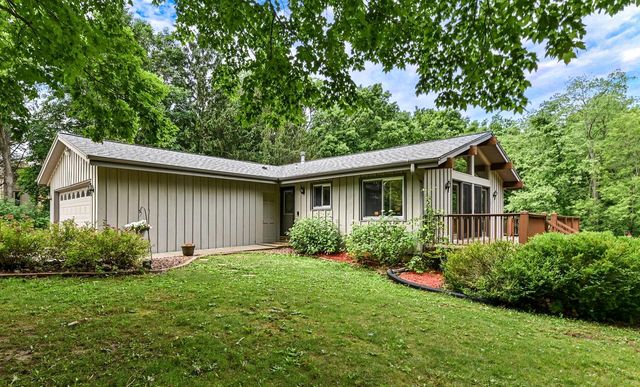 W277S8435 Riverview DRIVE, Mukwonago, WI 53149