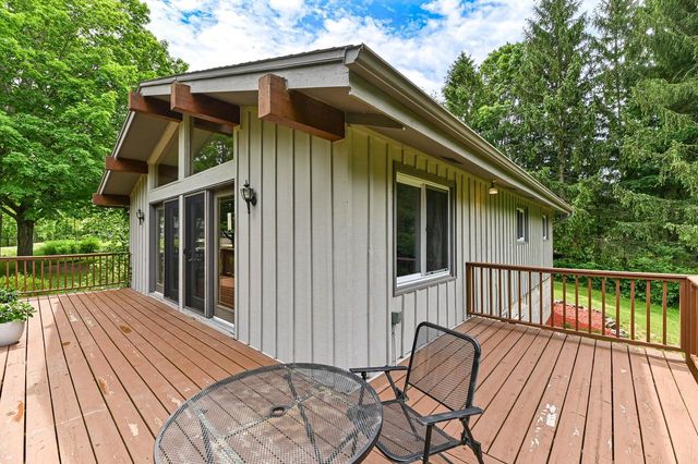 W277S8435 Riverview DRIVE, Mukwonago, WI 53149