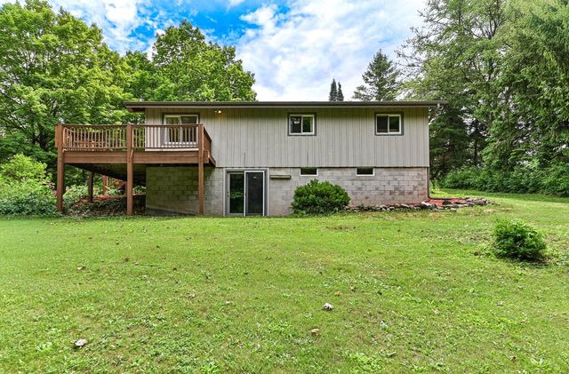 W277S8435 Riverview DRIVE, Mukwonago, WI 53149