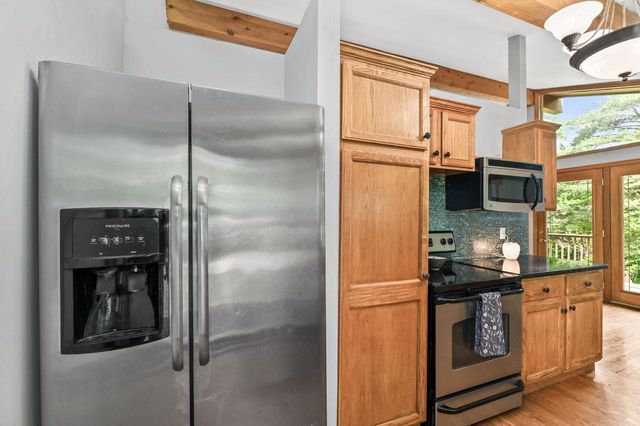 W277S8435 Riverview DRIVE, Mukwonago, WI 53149