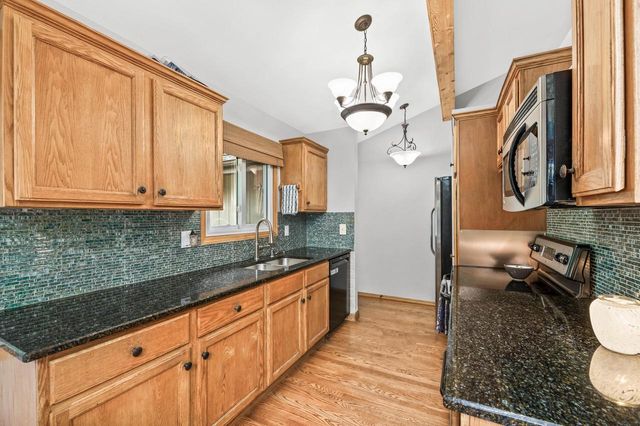 W277S8435 Riverview DRIVE, Mukwonago, WI 53149