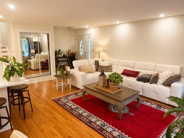 4262 W Pratt Avenue, Lincolnwood, IL 60712