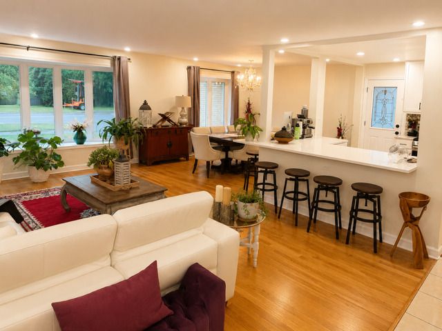 4262 W Pratt Avenue, Lincolnwood, IL 60712