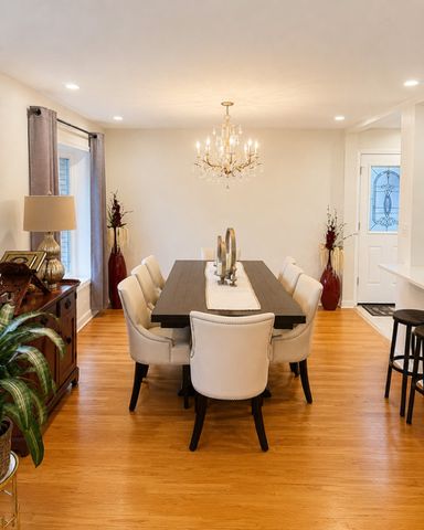 4262 W Pratt Avenue, Lincolnwood, IL 60712