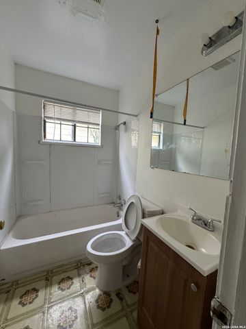 215 W Bedford, San Antonio, TX 78226