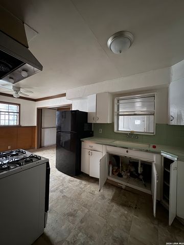 215 W Bedford, San Antonio, TX 78226