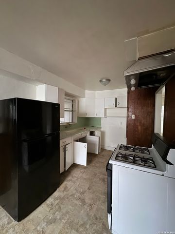 215 W Bedford, San Antonio, TX 78226