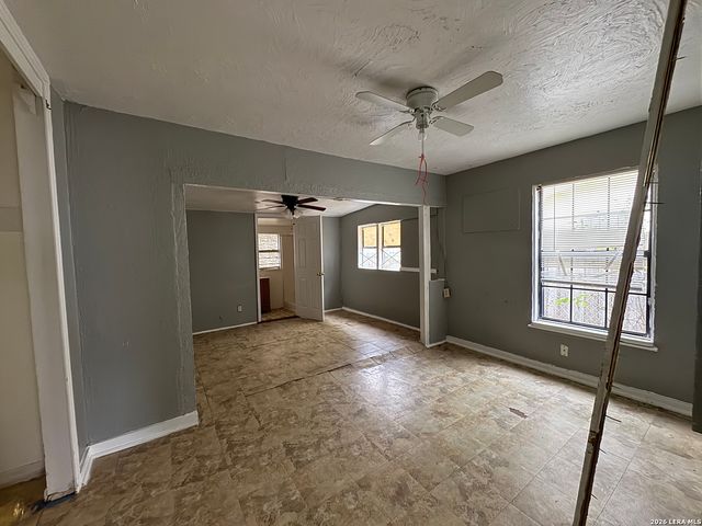 215 W Bedford, San Antonio, TX 78226