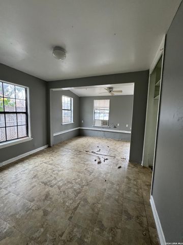 215 W Bedford, San Antonio, TX 78226