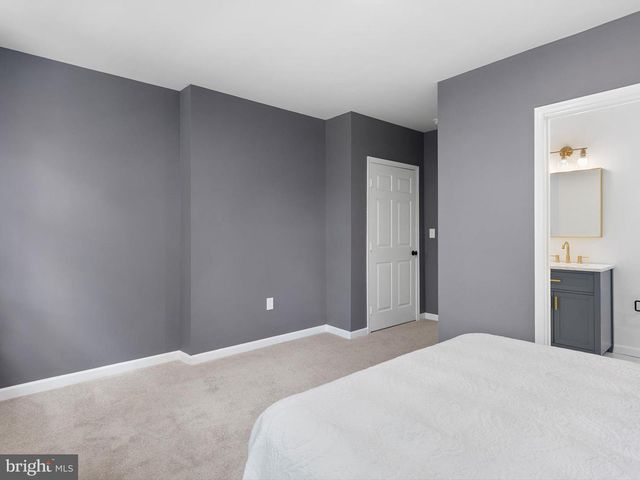 240 N RODNEY ST, Wilmington, DE 19805