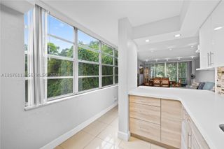 9400 Live Oak Pl 305, Davie, FL 33324