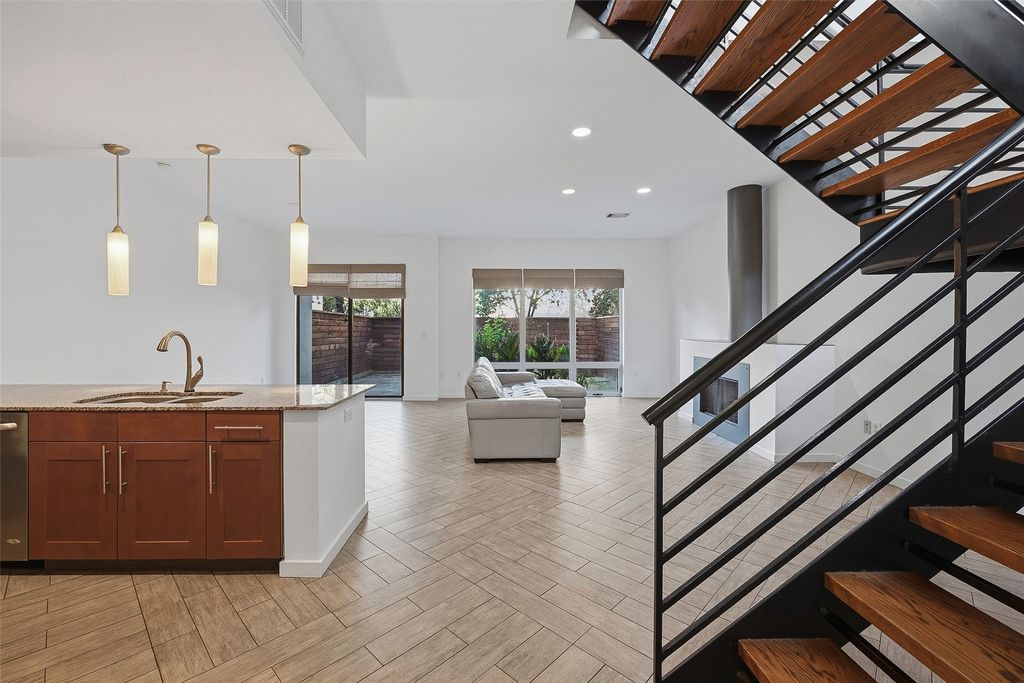 2604 Museum Way 2106, Fort Worth, TX 76107 — photo 2