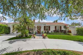 27553 Playa Del Rey LN, Bonita Springs, FL 34135